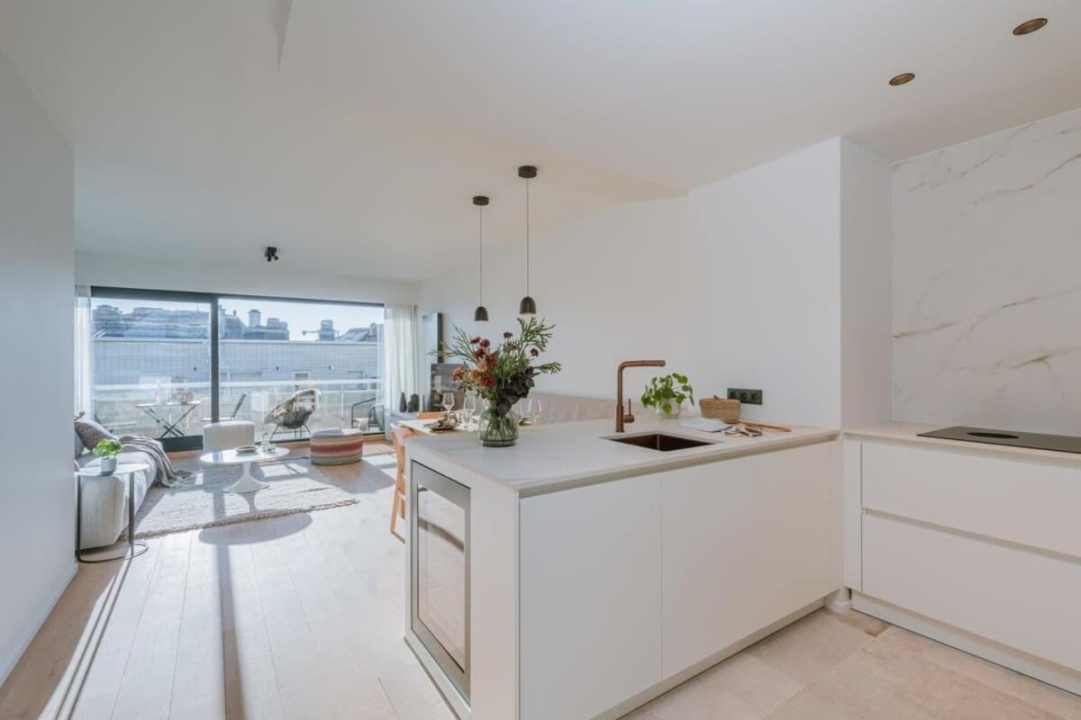Stunning And Modern Apartment With Sunny Balcony 克诺克－海斯特 外观 照片