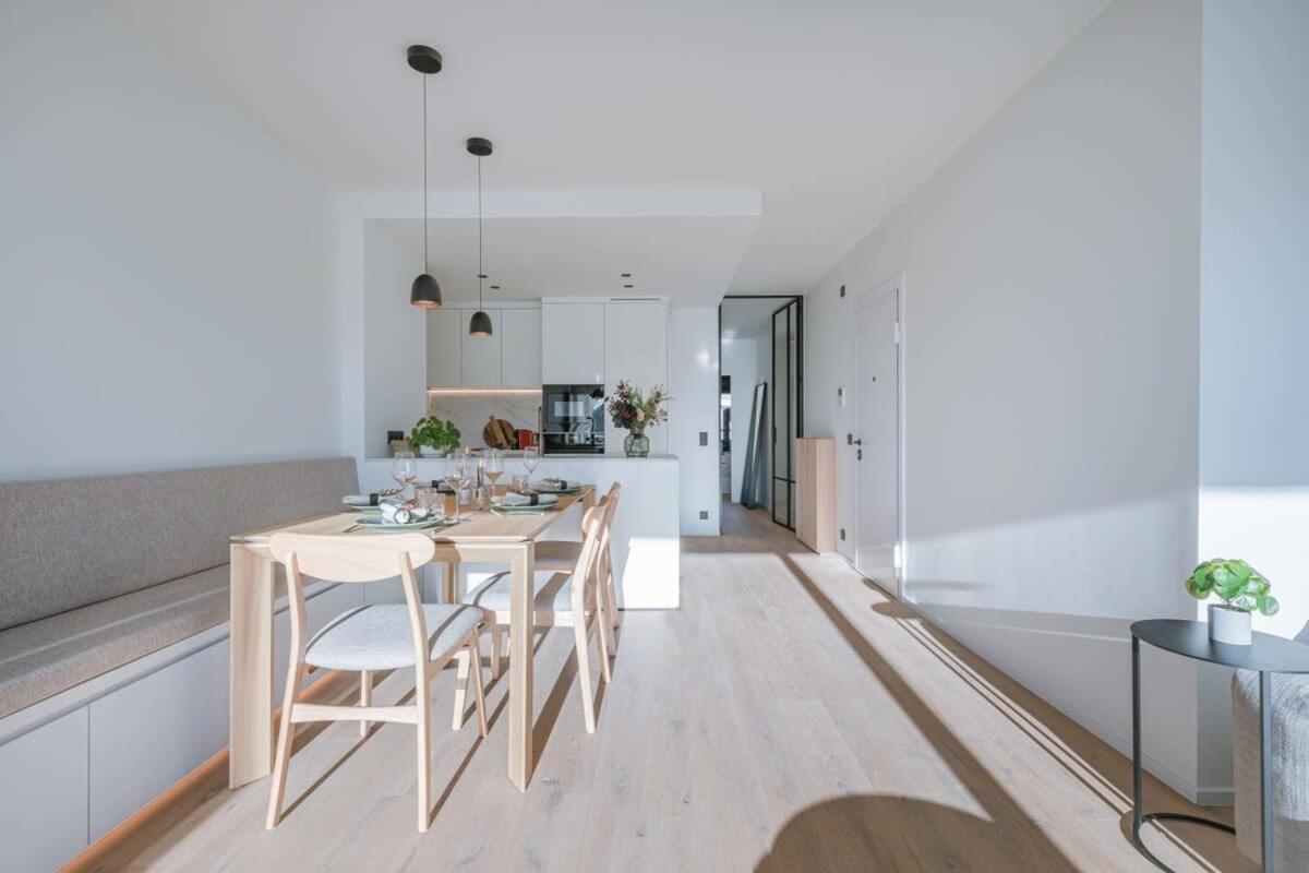 Stunning And Modern Apartment With Sunny Balcony 克诺克－海斯特 外观 照片